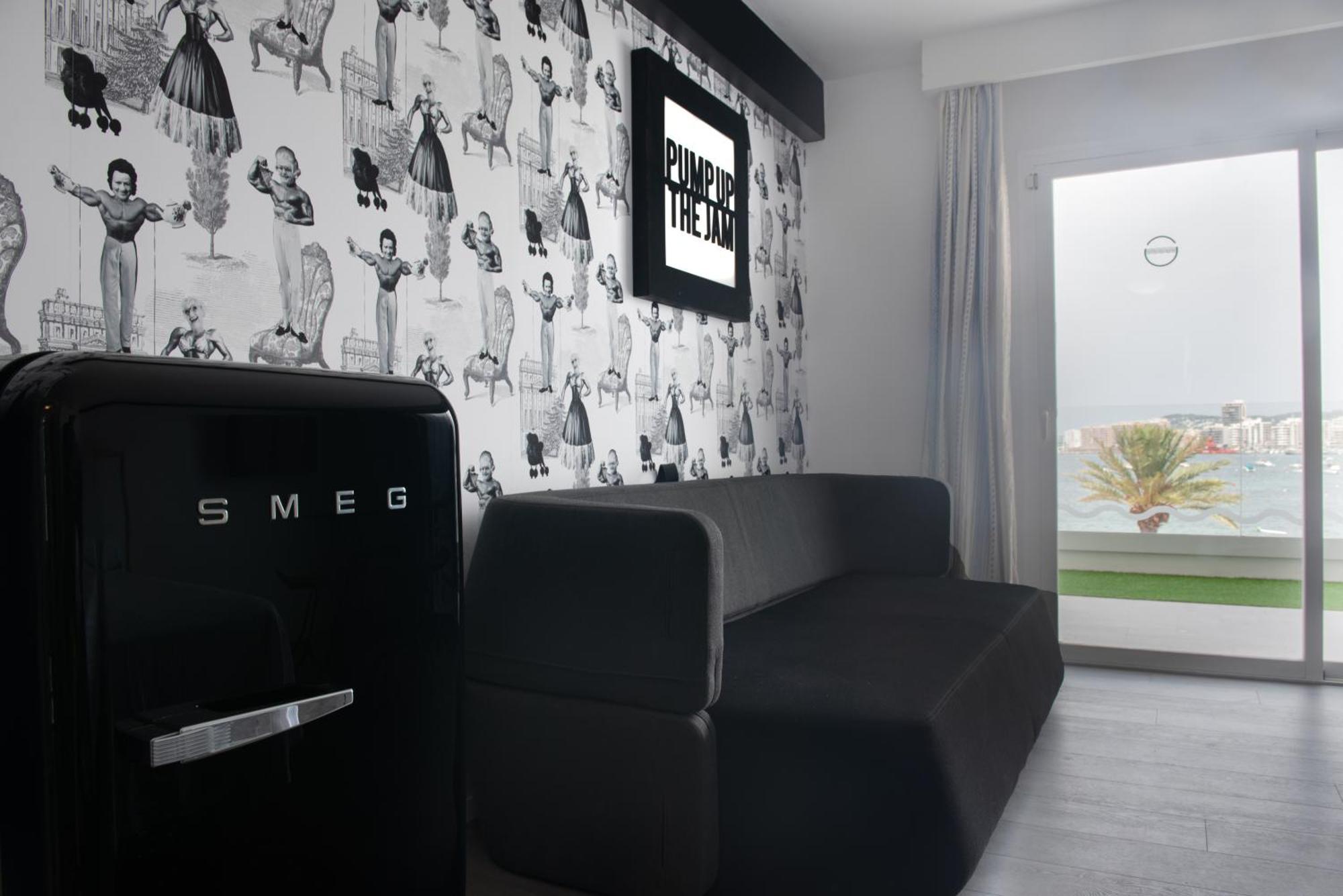 Apartamentos La Kiki San Antonio  Kültér fotó
