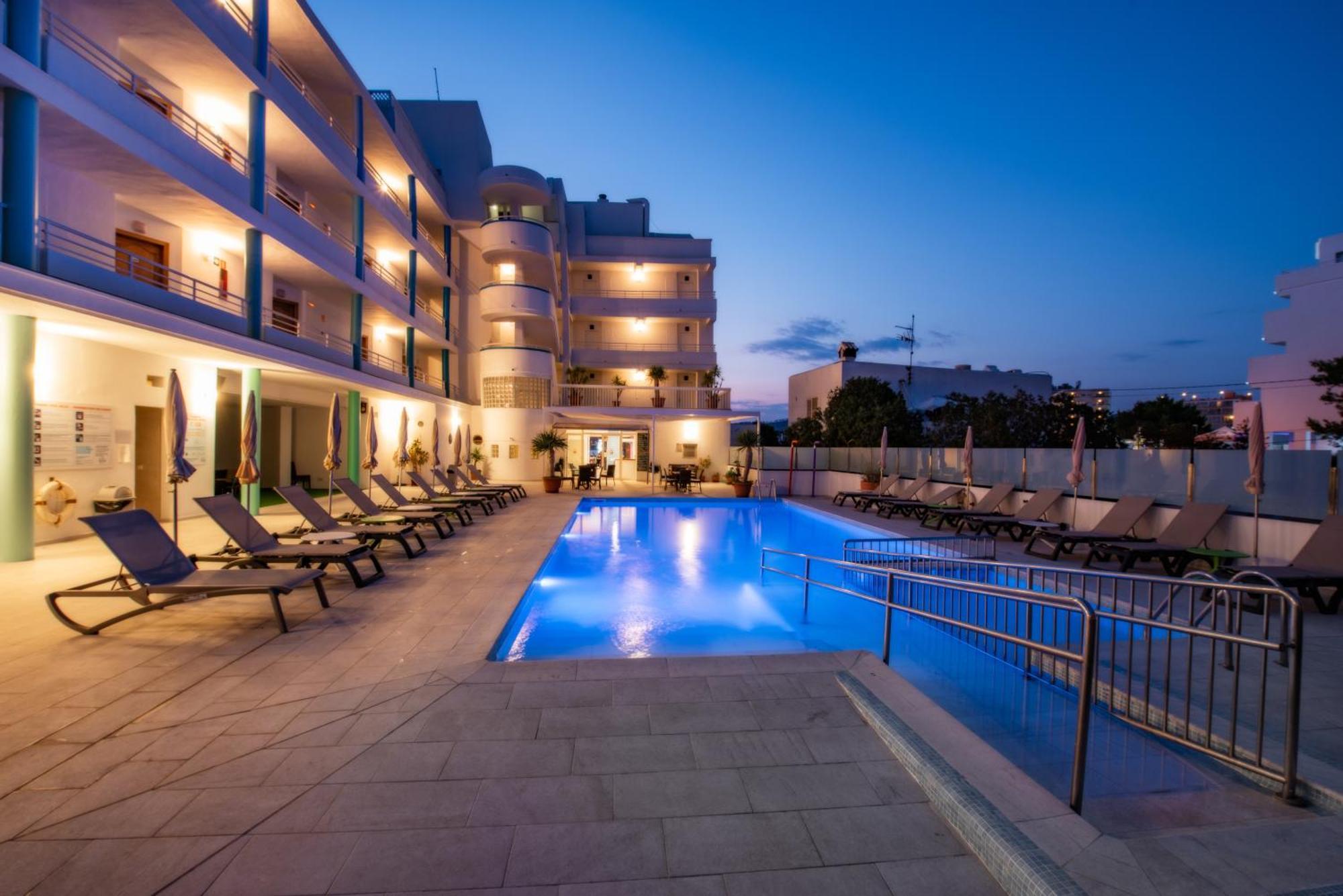 Apartamentos La Kiki San Antonio  Kültér fotó