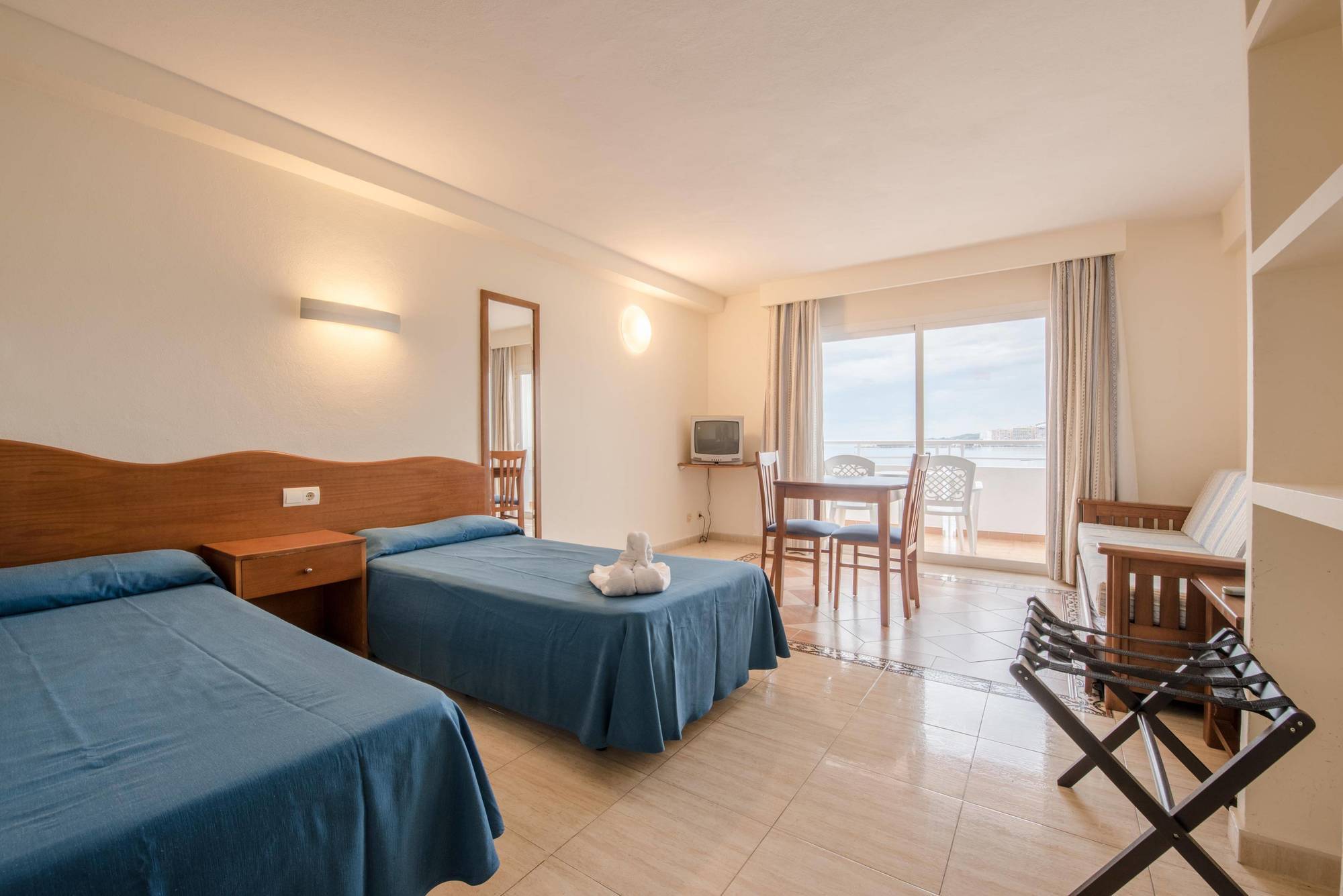 Apartamentos La Kiki San Antonio  Kültér fotó